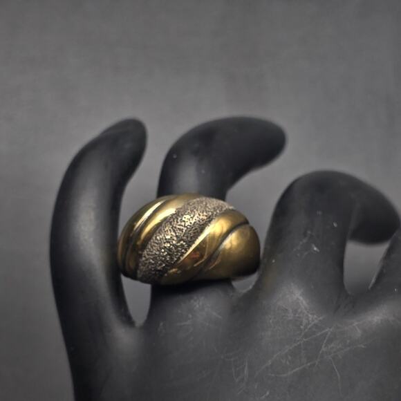 UTC 925 Italy Gold Tone Sterling Silver Ring Textured Ribbed Size 9 - Picture 2 of 10